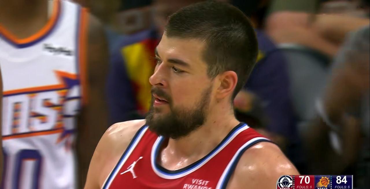 快船中锋祖巴茨真是太会说话了！在今天快船客场以102：115输给太阳的赛后采访中