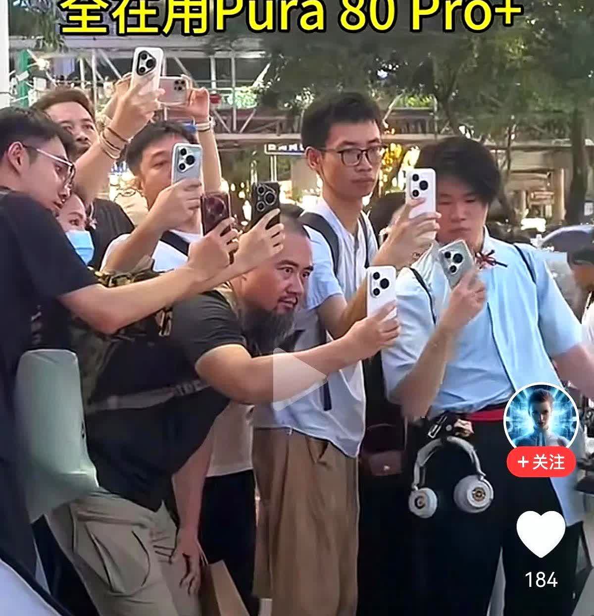 路人用华为P80拍照评论区炸了手机行业今年暗流涌动华为用户日常记