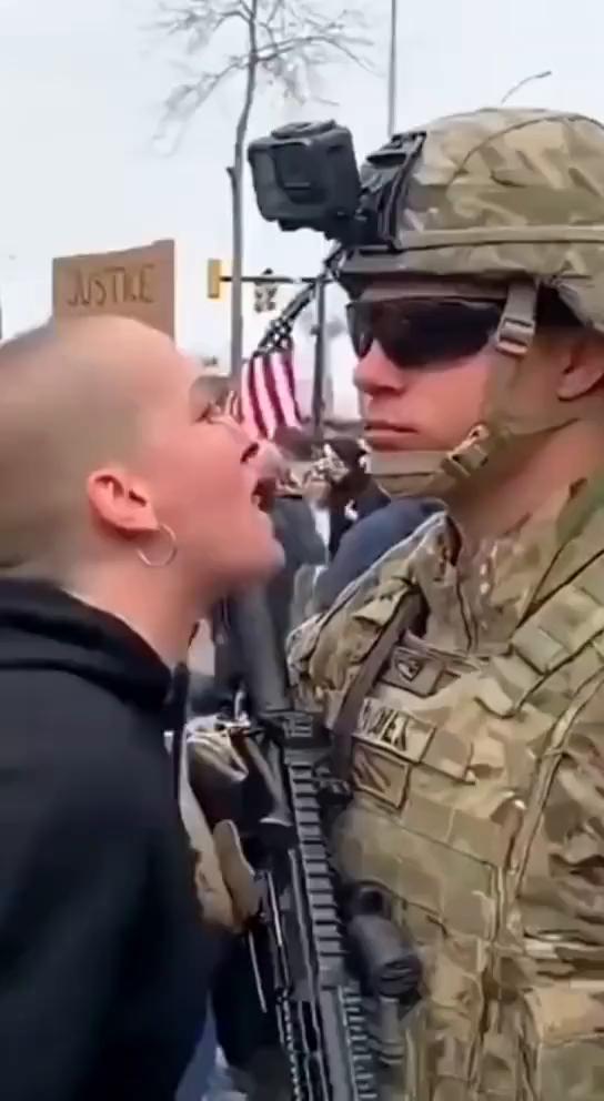 这波操作都看傻了。