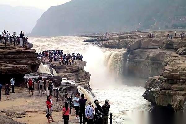 160块一张的庐山门票，说不要就不要了。推倒第一张多米诺骨牌的，据说就是壶口瀑