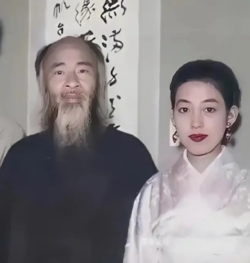 1953年，54岁的张大千去日本时，遇到了18岁的山田喜美子。在那段岁月里，喜美