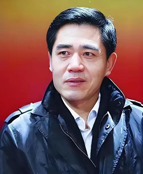 主持人曾问陈宝国：“你拍戏那么赚钱，能不能借我点钱花。”而陈宝国的话却引得全场