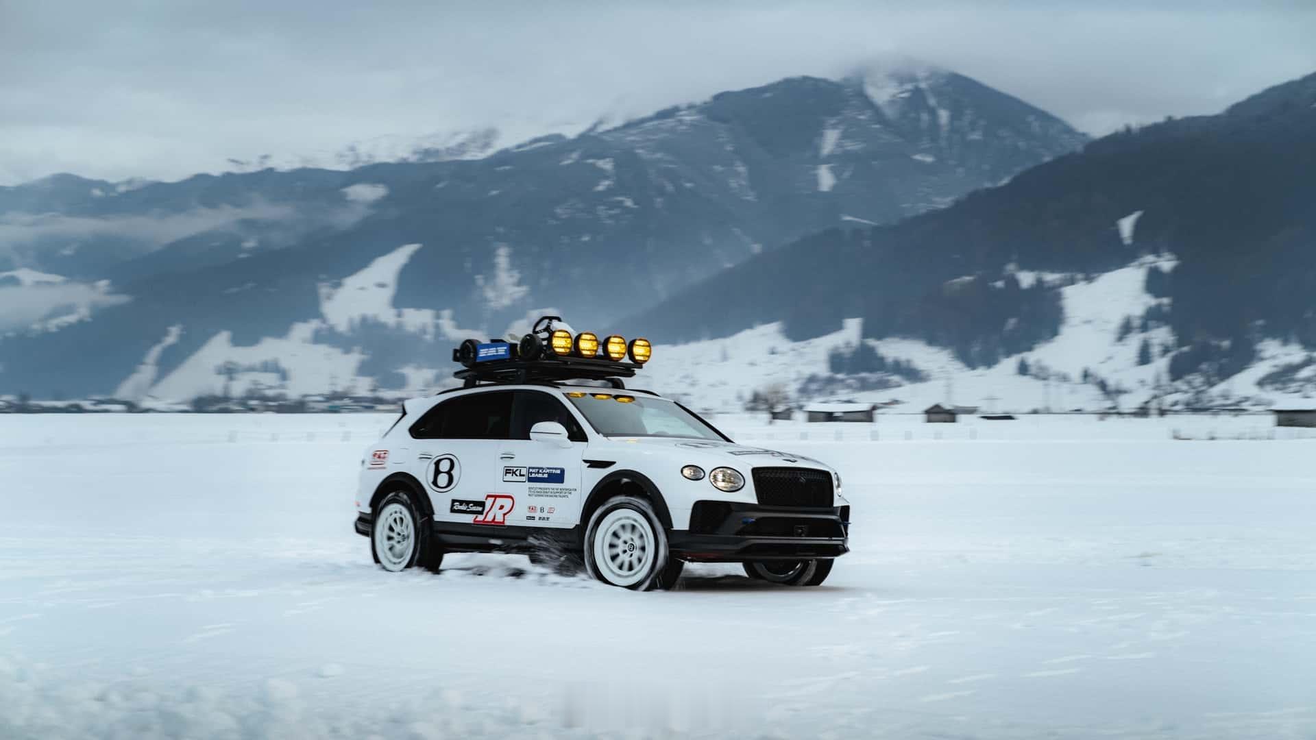 宾利添越X概念车基于宾利添越Speed打造，是一个概念验证，旨在评估客户对更偏