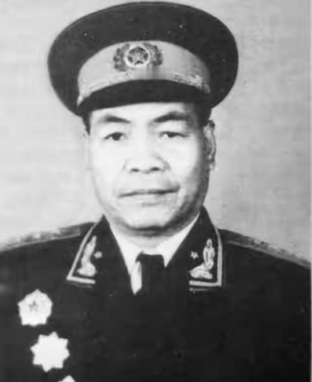 1927年，19岁的张宗逊认识了此生最为重要的贵人，戎马生涯从此改写。 这一