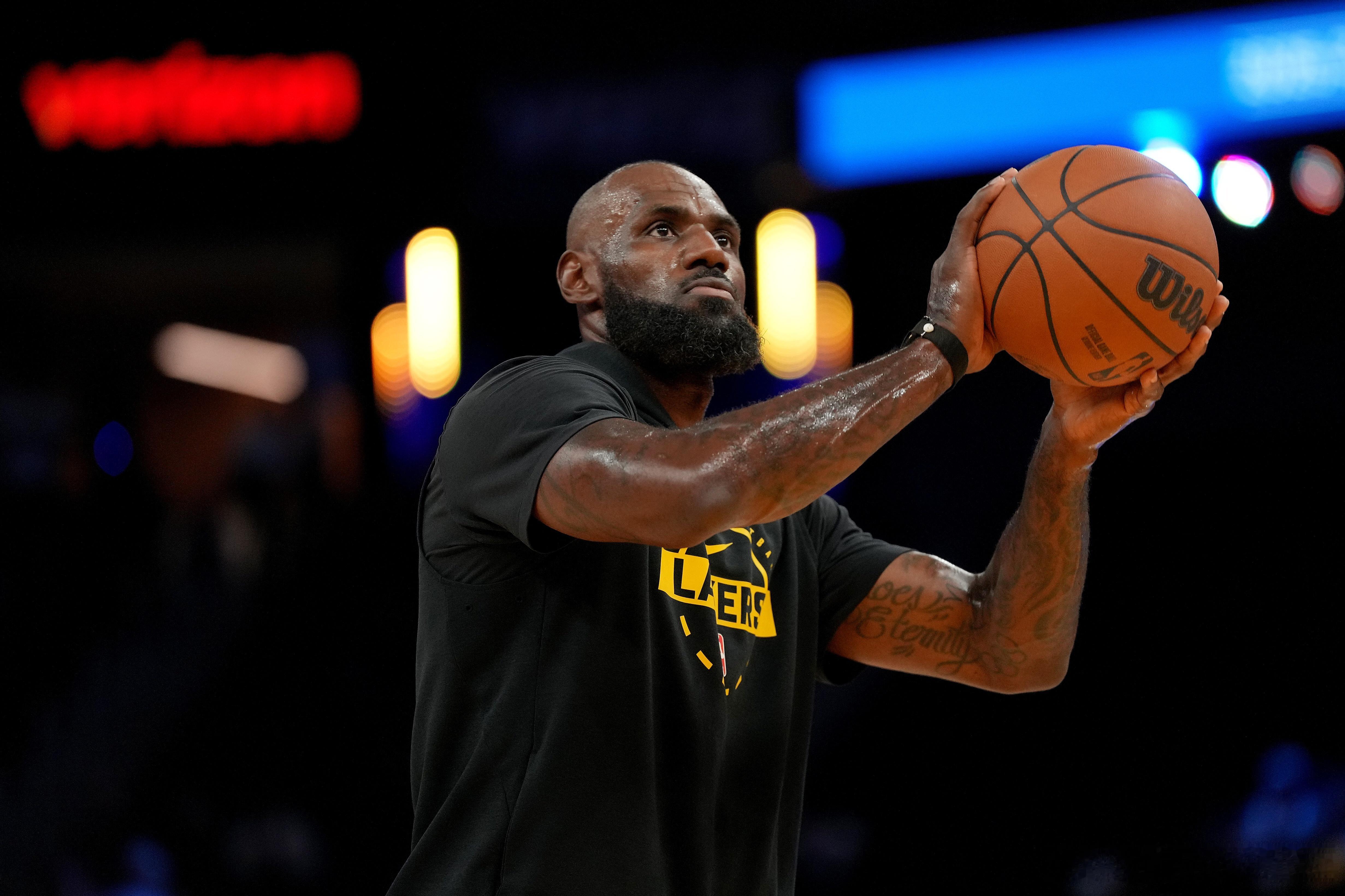 拼至极限！詹姆斯赛后直言：不休息才能赢，明天全天休整！4月25日，NBA季后赛首