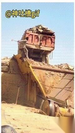 我总算知道什么叫“干活全靠脑子”了。一车石头，满满当当的，看着都沉。换我，估