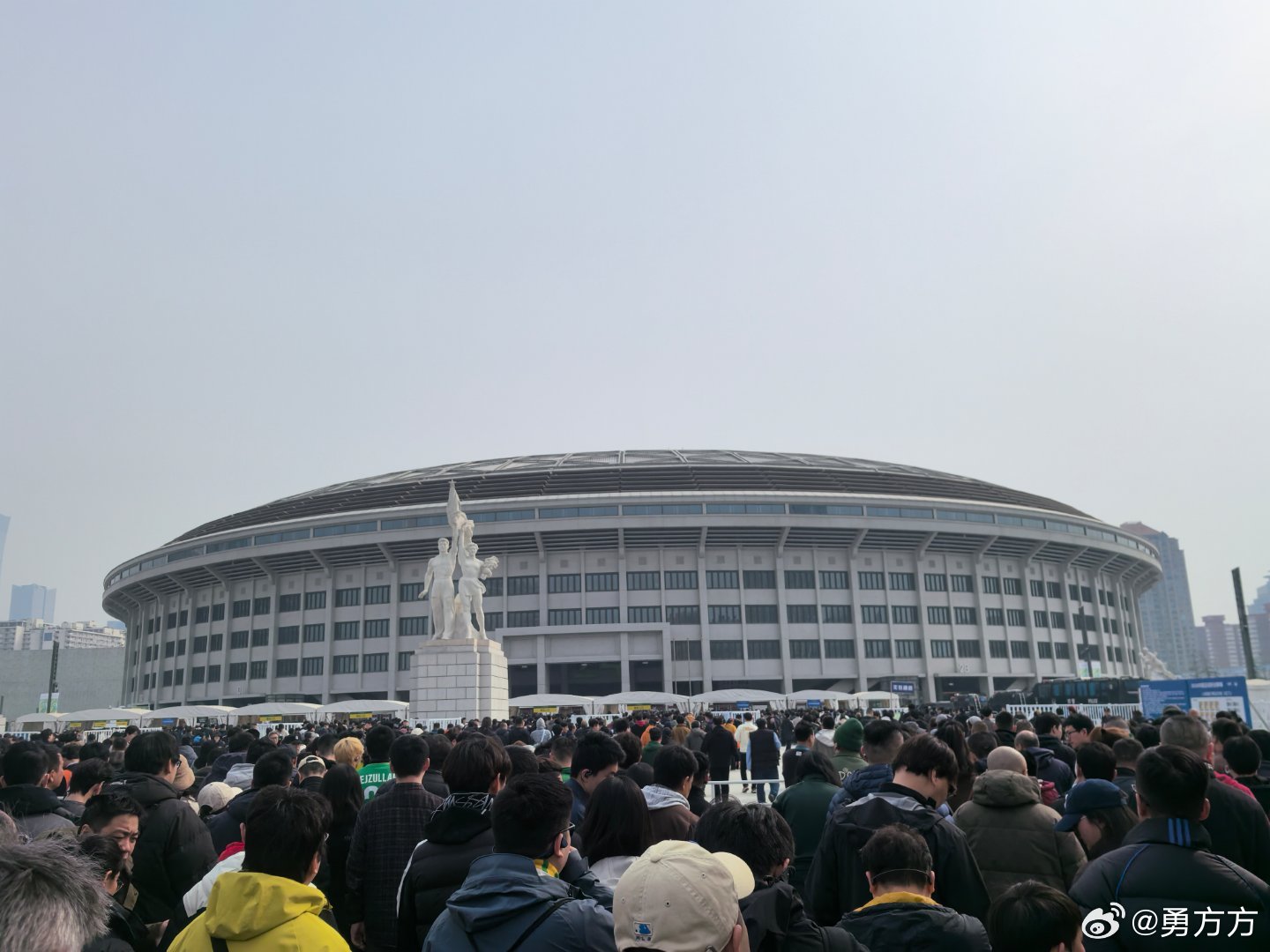 北京国安vs上海申花人真多啊！