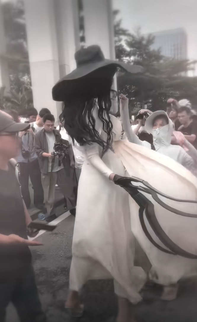这是cos的那个人物？？？