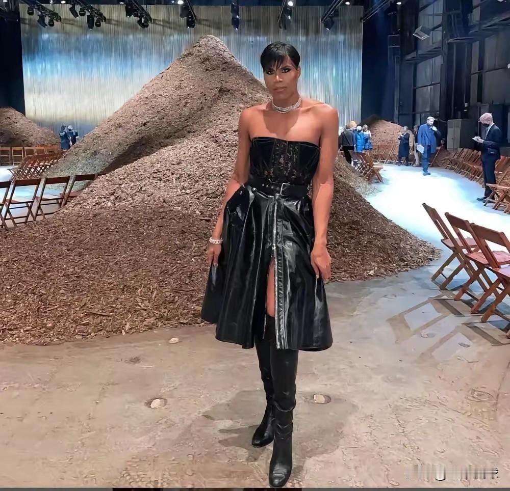 魔术师约翰逊的儿子？你敢相信吗？EJ醬曾经声明，如果我不是Gay，可能我早已经统