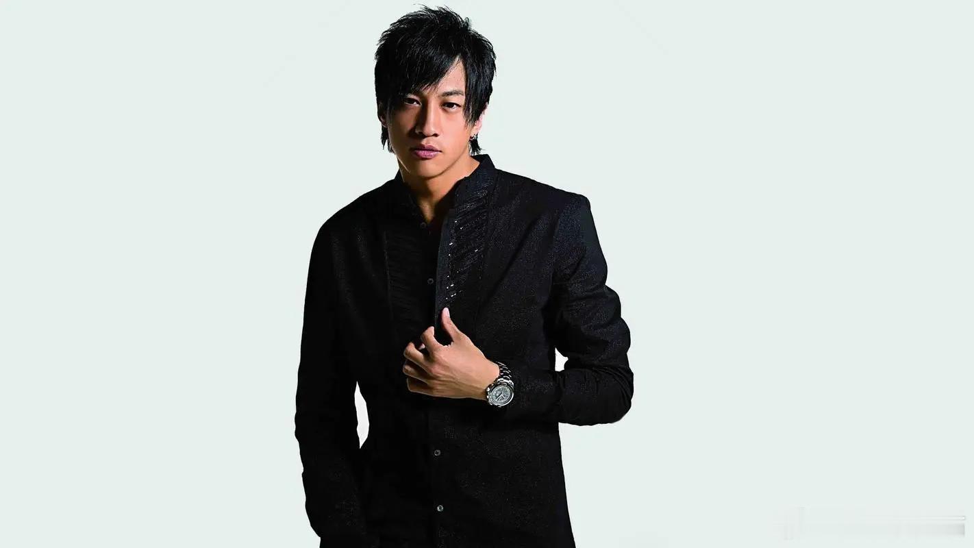 何润东说翻红后接到很多工作邀约何润东这波"翻红宣言"直接炸出多少人的青春回忆！想