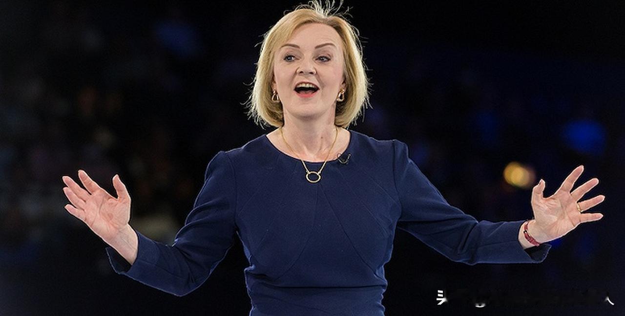 特拉斯高调祝贺高市早苗！很多人以为这是所谓“自由世界”的共鸣。错了！真相是这个政