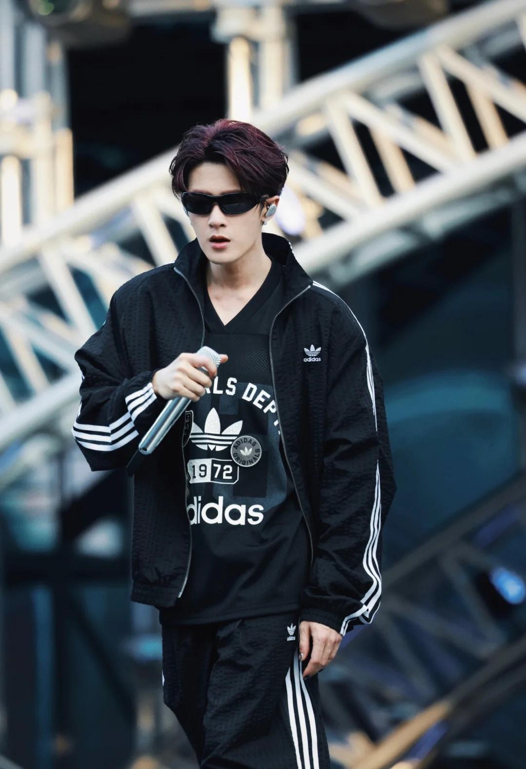 衣服落我家了我先穿穿檀式穿搭2026第一身不要上网清水带漪在泳池里听P