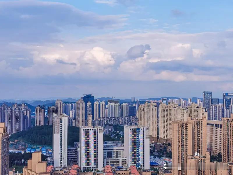 贵阳楼市2026年来了。贵阳房价就是能回到四年前，贵阳楼市里面也有的房东很开心