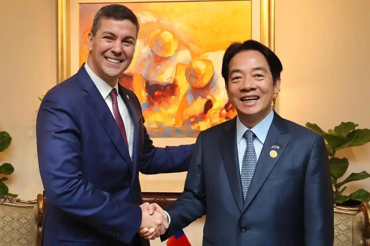 巴拉圭求饶，想解除制裁，中国不搭理10月12日，外交部发布消息，依据《反外国