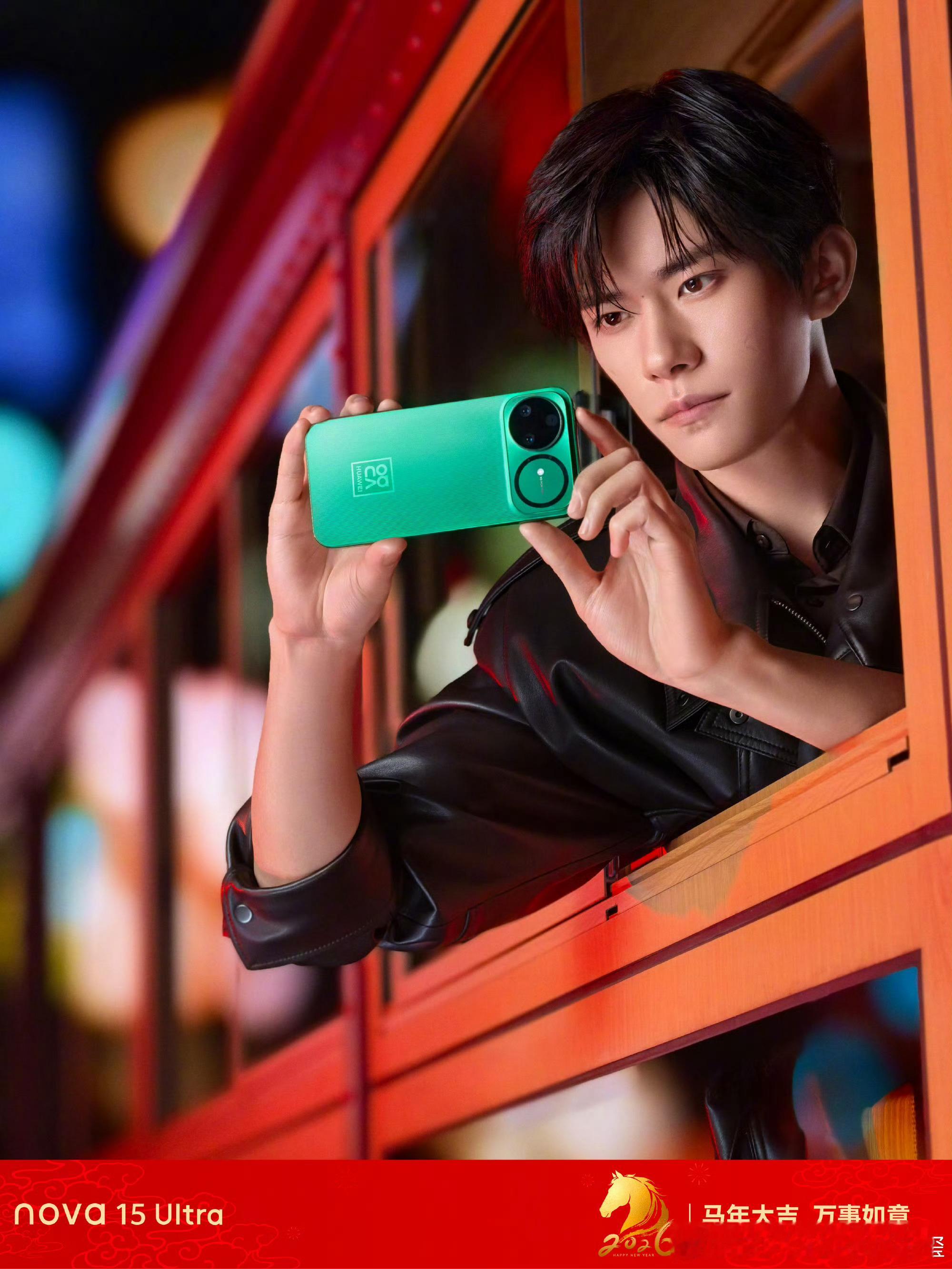 Nova15系列的前后红枫摄像头是拍照挡最好用的拍摄利器，前后都可以还原真实的