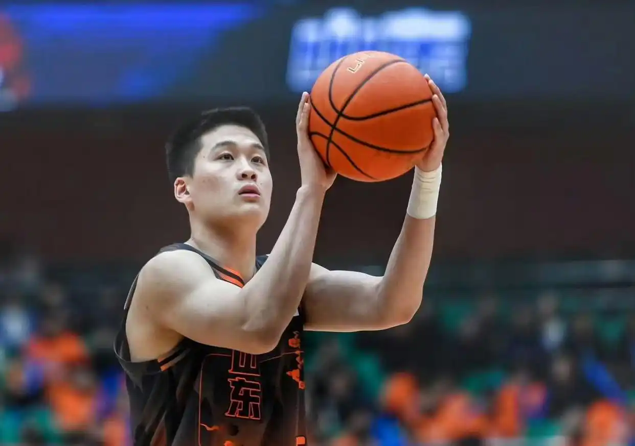 CBA两小将爆发：5记三分17分，比拼18分7助攻，刷新纪录