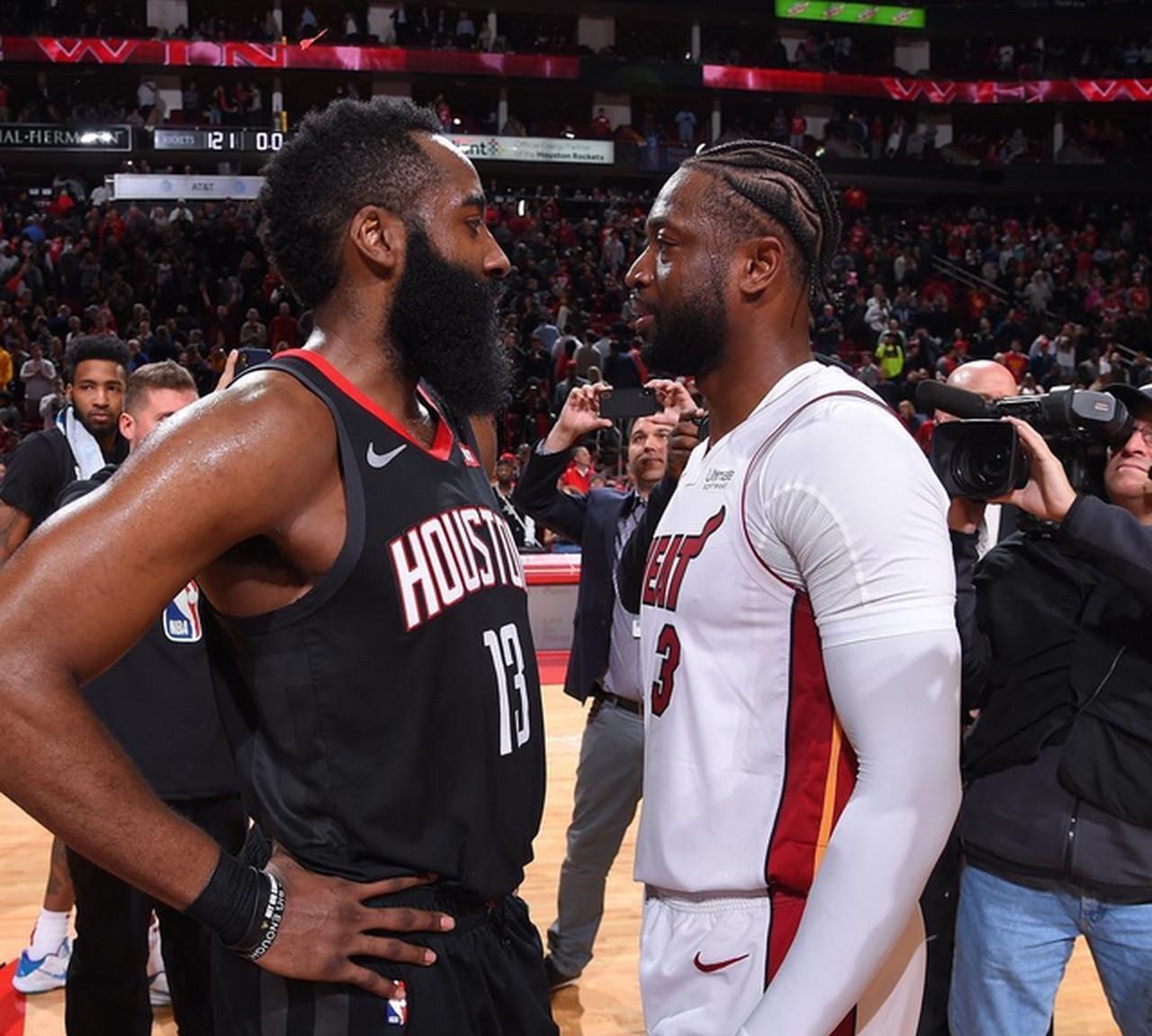 哈登地位岌岌可危啊前NBA球员帕金斯在今天的一档节目中公开道歉，他说：“任何人