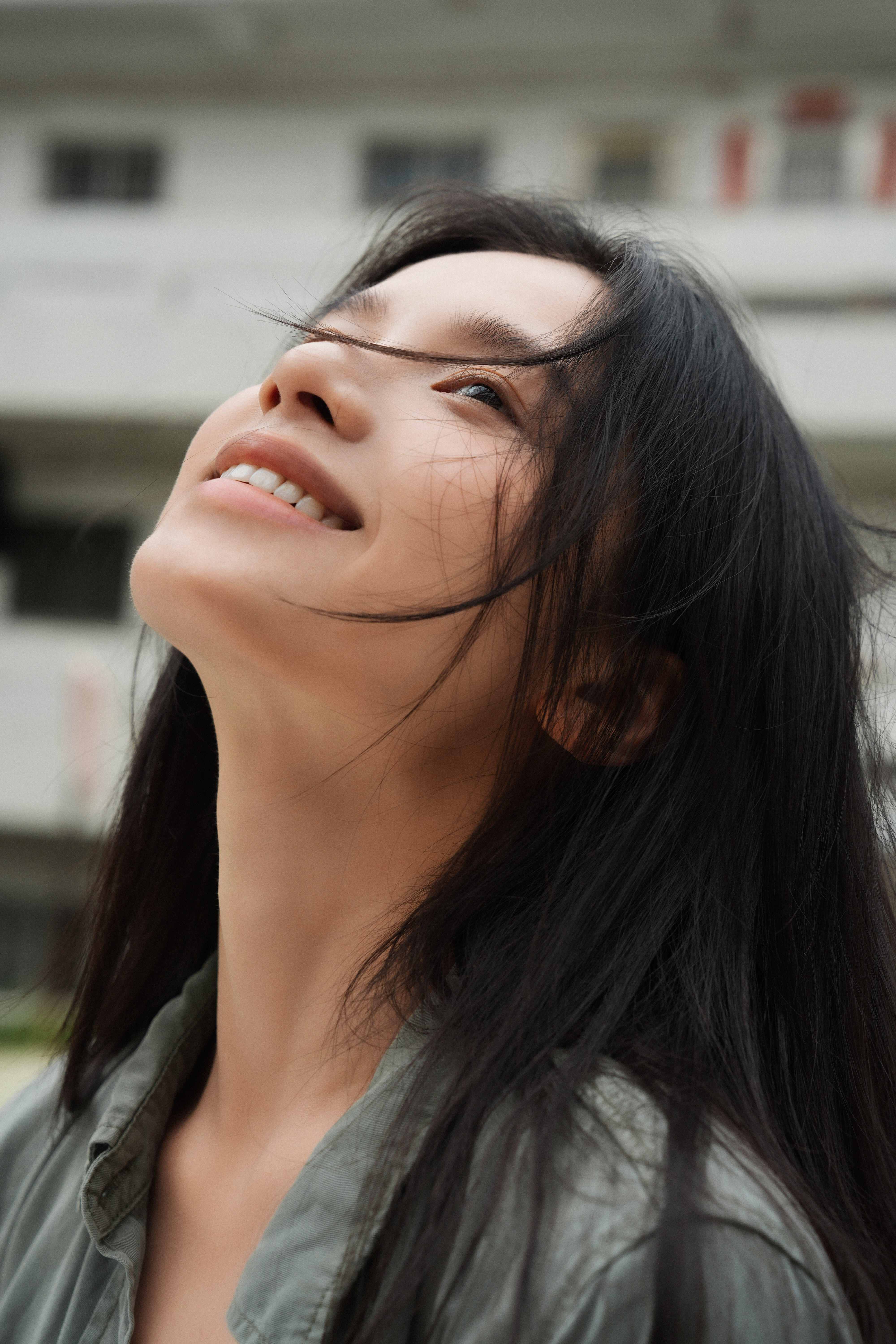 张婧仪清冷的坚韧的生生不息的