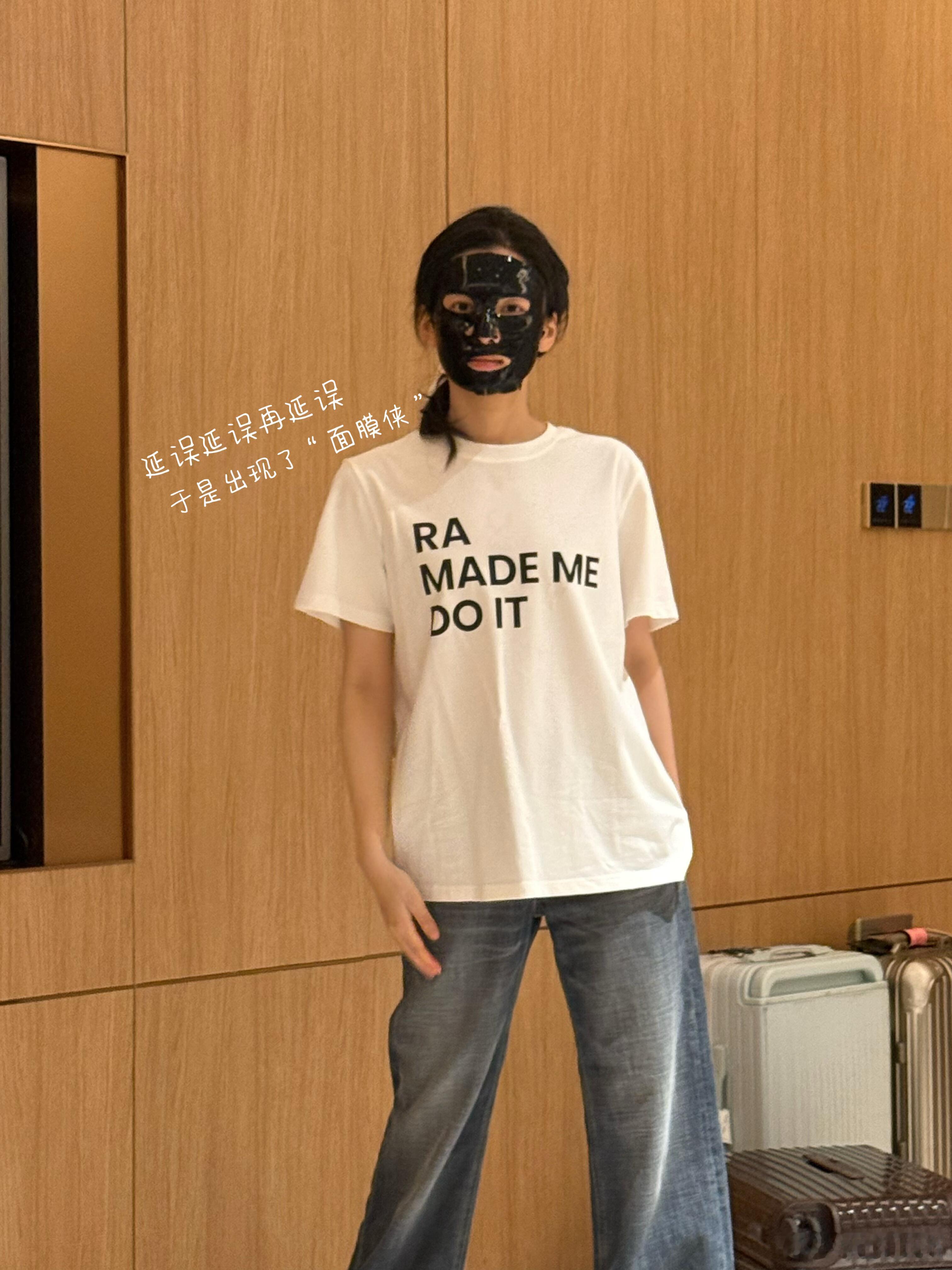 张婧仪侧脸睡颜张婧仪把豆仔揣怀里张婧仪日常分享送达~来品品这个侧脸睡颜有多美豆