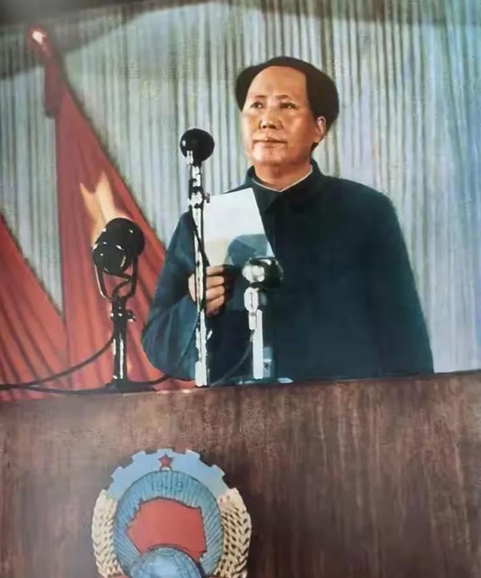 掌舵中国革命的毛主席，42岁前活得像块被反复捶打的铁：撤职10次、降职8回，连长