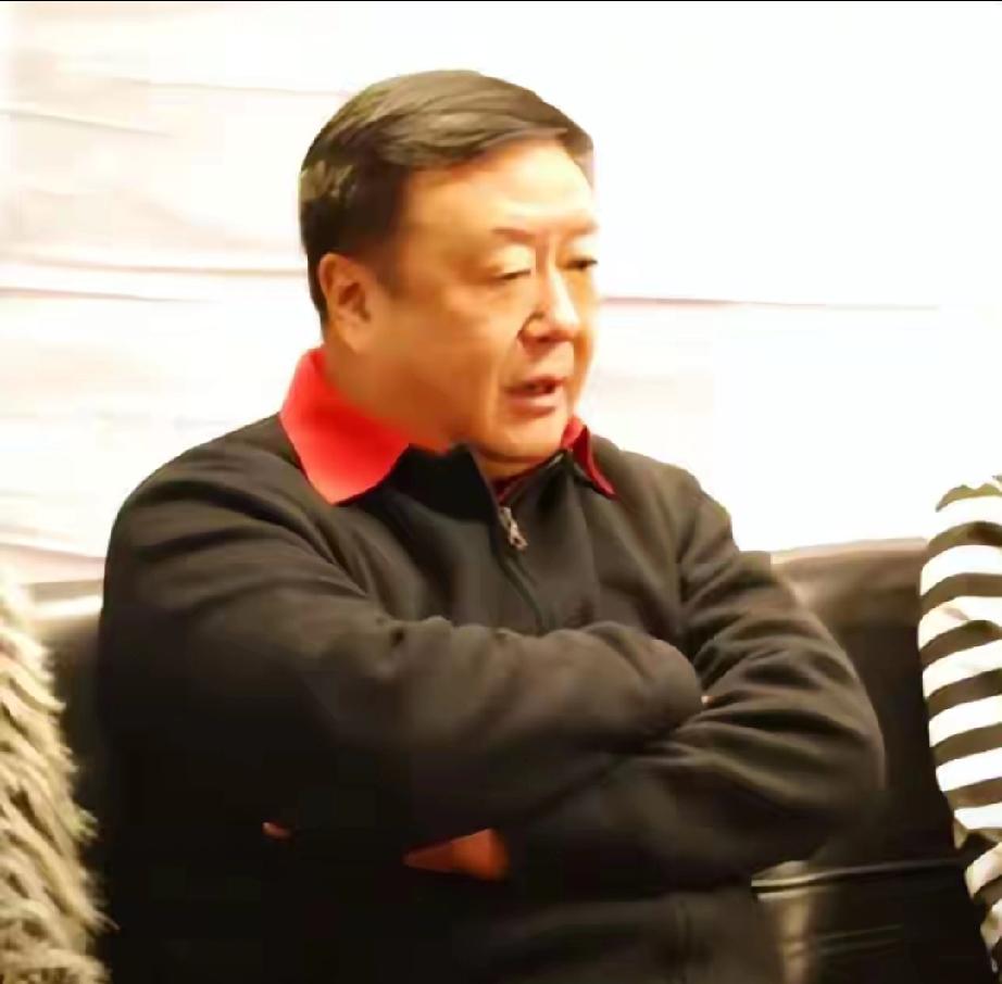 三婚娶小30岁娇妻，64岁终于当爹！尤小刚三段婚姻太传奇他是