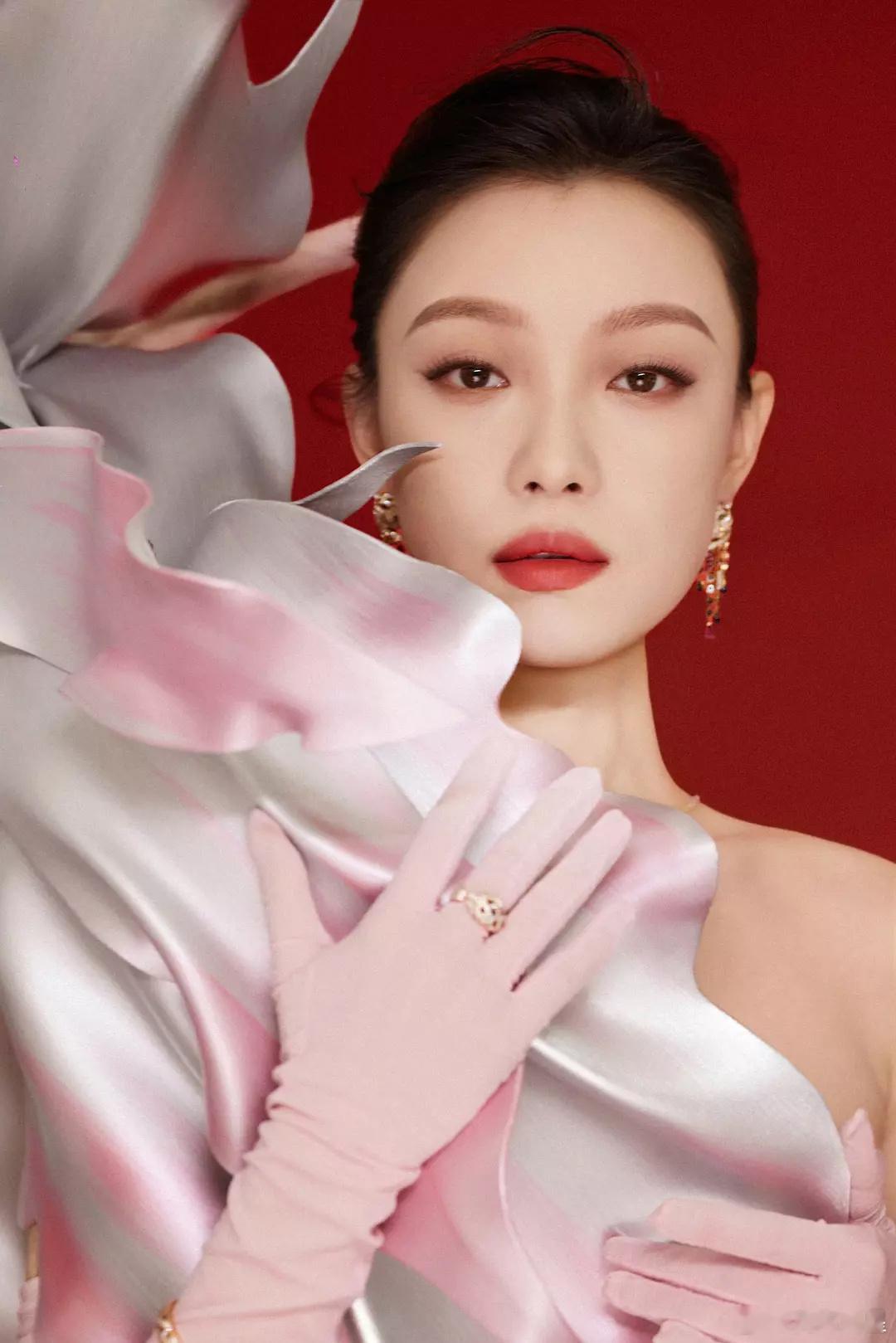 来看美女[滑稽笑][滑稽笑][滑稽笑]​​​