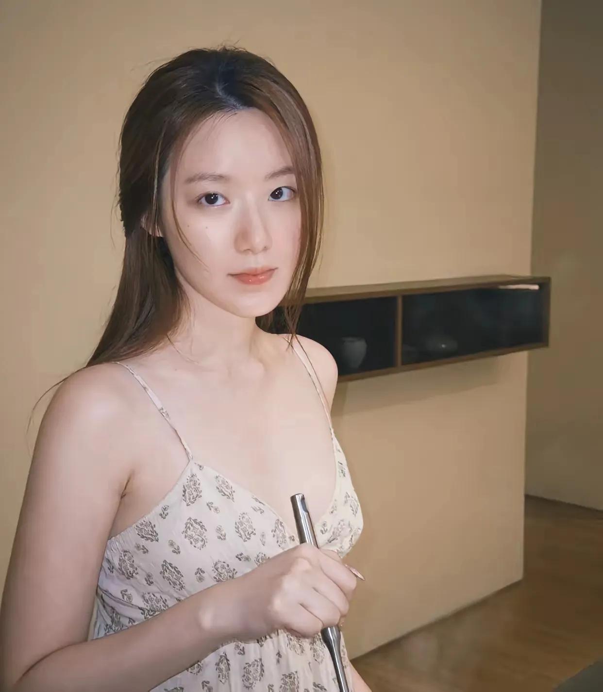 叶舒华—最有人妻感的韩国女星。2000年后出生的女明星，唯有叶舒华身上有种说不