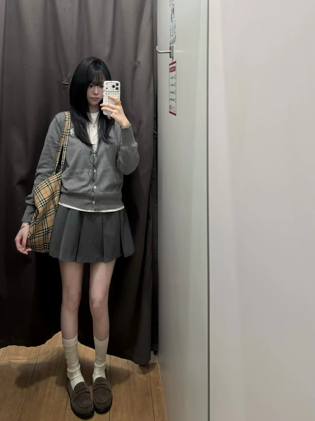 优衣库早春又发力了💭复古灰高智叠穿好少女