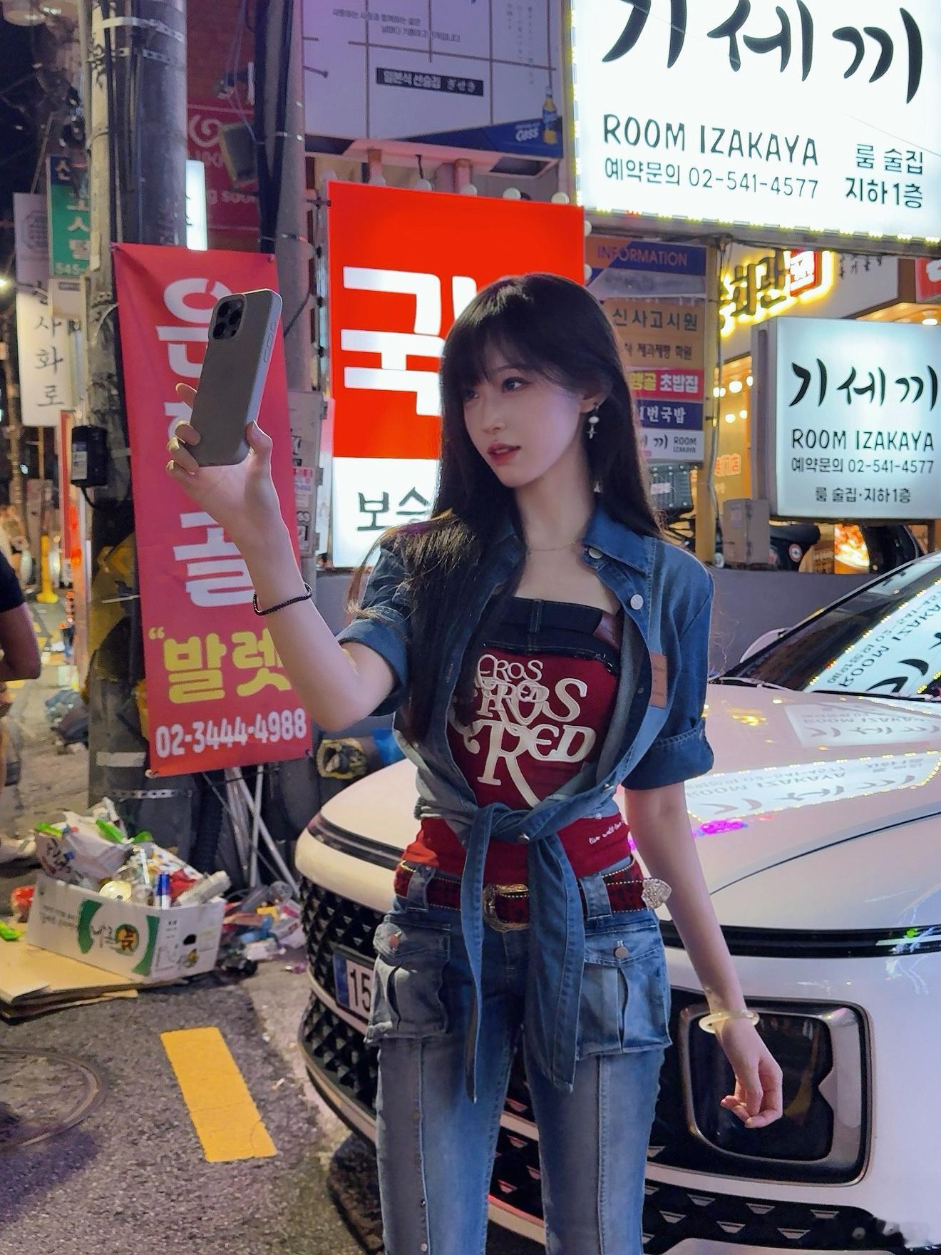 谁能想到后面是垃圾堆​​​