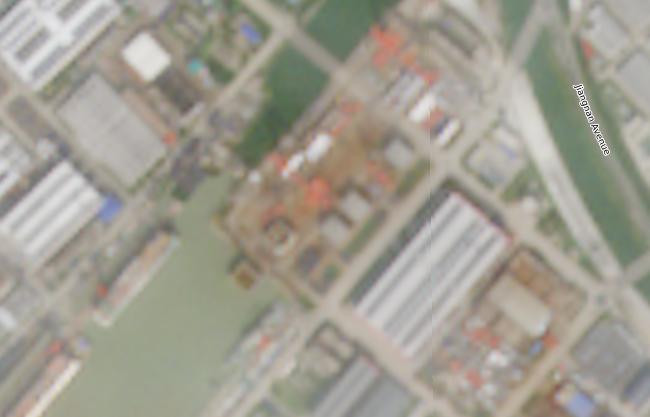 当年制作003福建舰模块和巨型总段的工厂清空了，有人猜测003改进型即将开工确