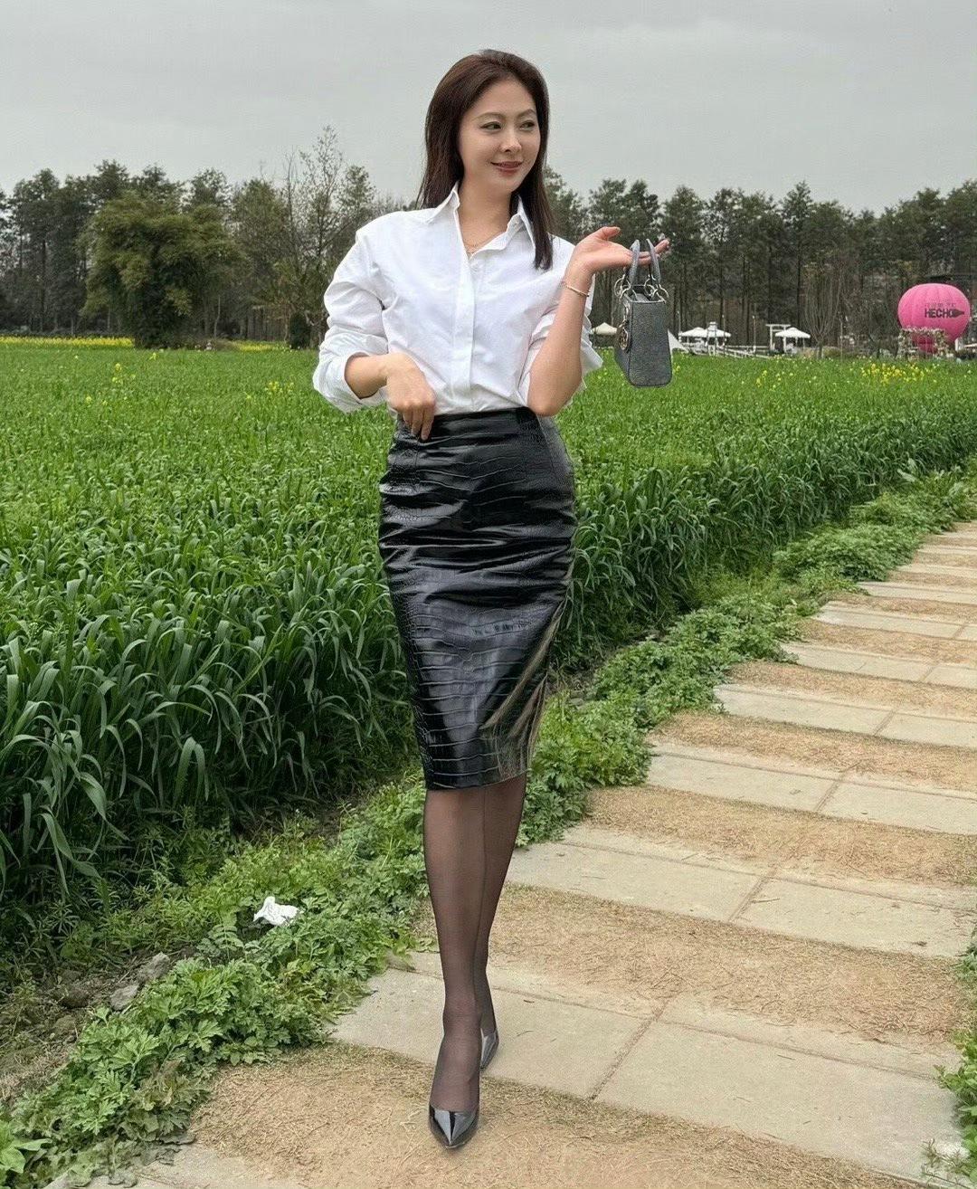 富人占其道，穷人观其貌……