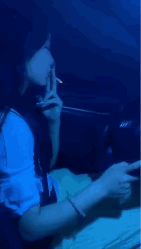 有的小姐姐是小哥哥。