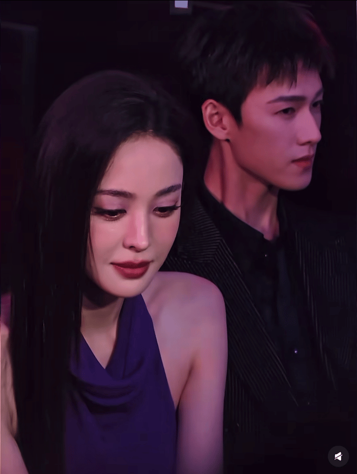 古力娜扎和李昀锐同框，男的差点意思，女的倒是好漂亮​​​