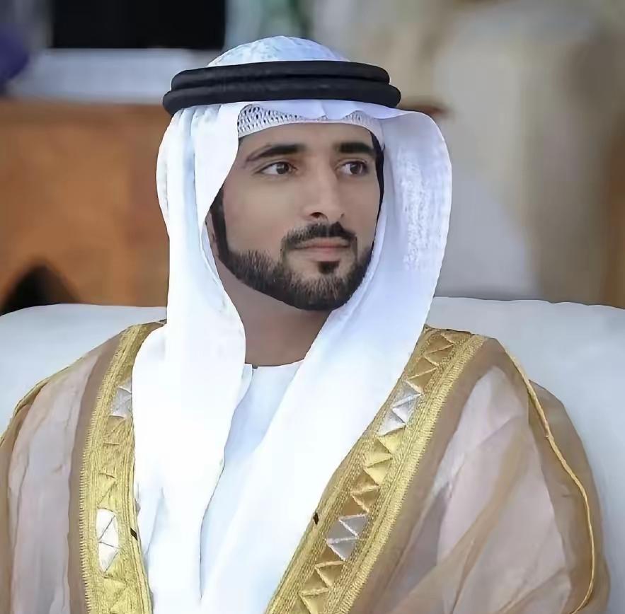 沙特这几日可谓是干了件惊天动地的大事，25艘超大的油轮，满载5000万桶原油，直