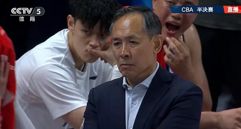 无缘总决赛！！北京队85-99不敌上海队，看看本场数据和正负值，谁在拖球队后腿！