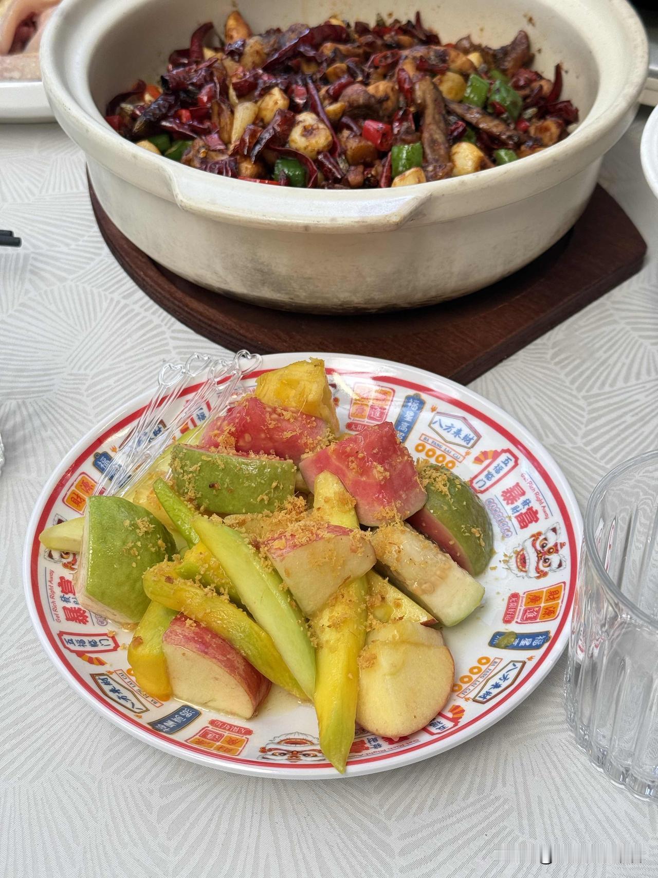 在成都吃鸡，这家你得来！他们说自己是成都最笨的粤菜餐厅👇无预制菜、无添加