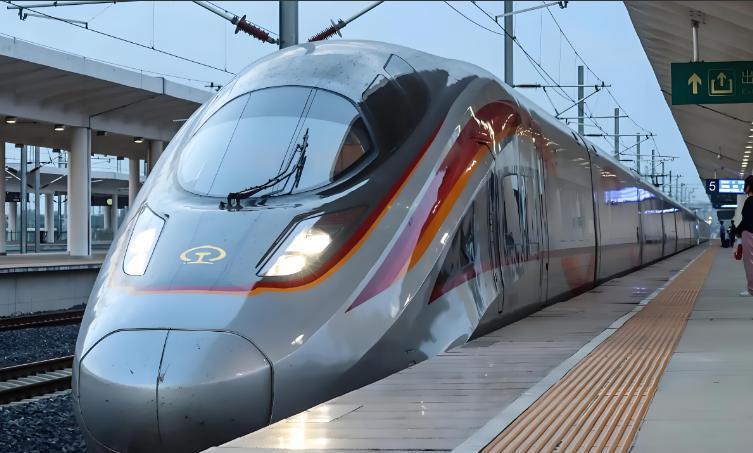 西方为啥愿意把高铁技术卖给中国？不是他们“善”，而是被中国市场“逼”的！200