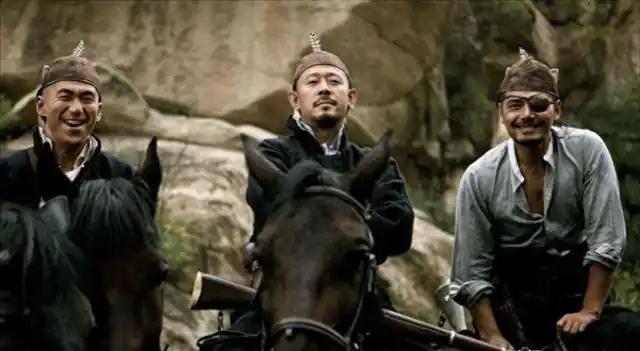 1664年夏天，一个土匪，杀了新上任的知府，然后自己穿着官服，带着知府的老婆孩子