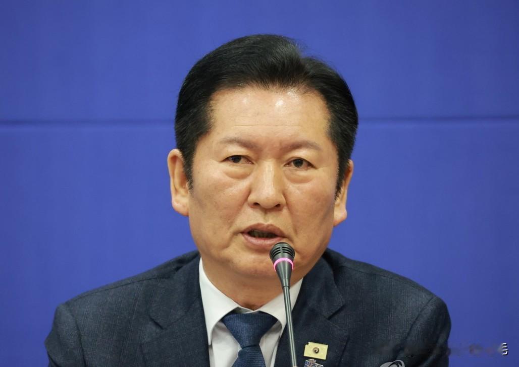 1月25日韩媒报道，韩国共同民主党党首郑清来抛出与祖国革新党合并的提议，成为搅动