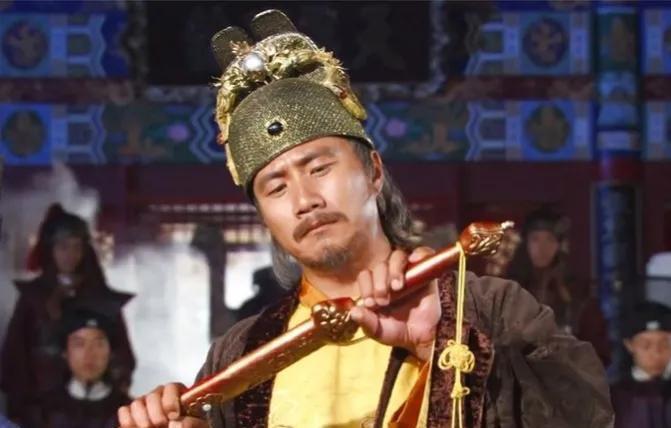 60万打20万，还是水战，还有数层高的楼船，船面上能跑马。这仗，你敢输吗？陈友谅