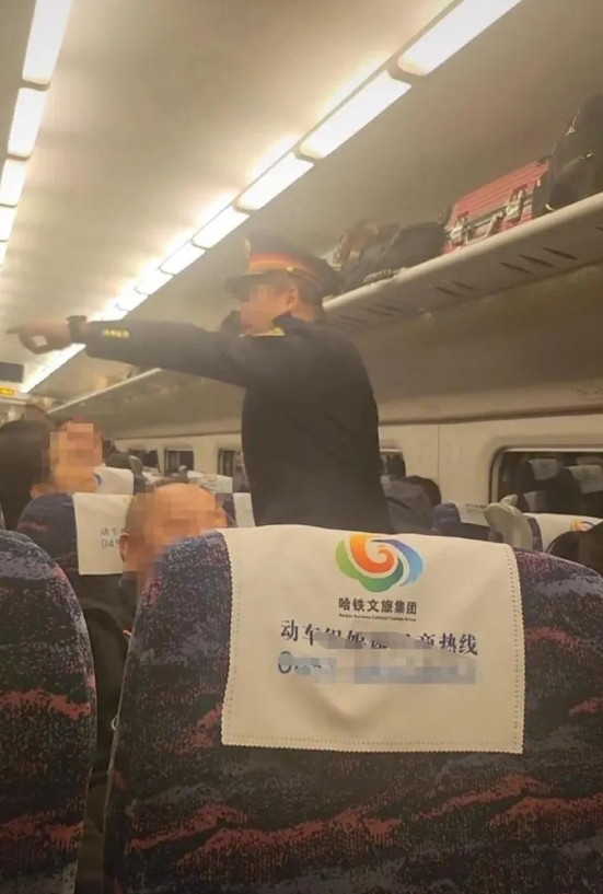太揪心了，藏不住了！5月1日晚，哈尔滨铁路局D7987次列车，在出牡丹江站不到