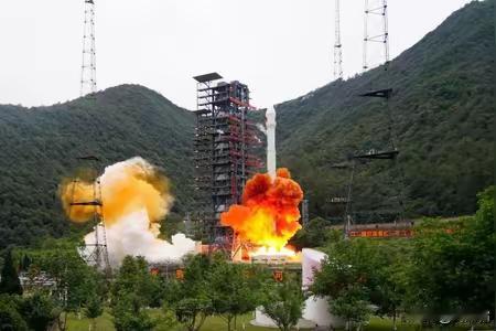 6月16日17:45西昌卫星发射中心，长征3号乙再次出征，把实践卫星31号顺利送