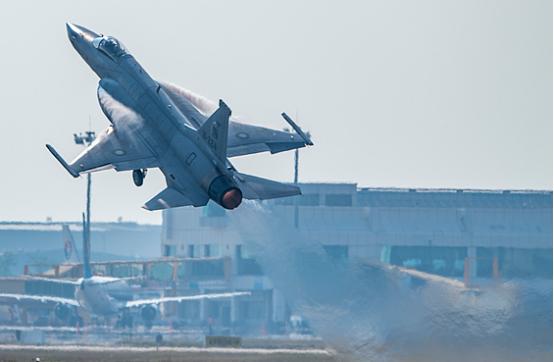 15亿美元的大单子说黄就黄，有内部消息传出来，巴基斯坦直接把给苏丹卖武器、卖喷气