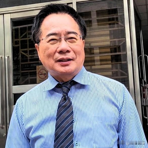 郑丽文果然不同凡响，大人有大量，充分体现了作为党主席的肚量和风范。眼看着蔡正元