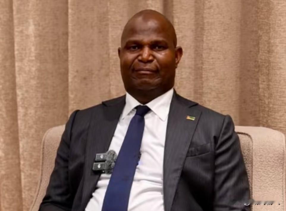 刚刚得知消息，莫桑比克总统这次来中方，一待就是七天。这么长的访问时间，真是少见。