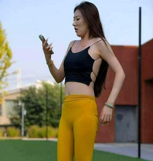裤子不卡裆，不是段子了，是机场、高铁、抖音都在偷偷定的规矩。美国航空明年改洗手