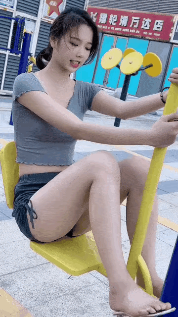 健身器材不会用，谁来教教她