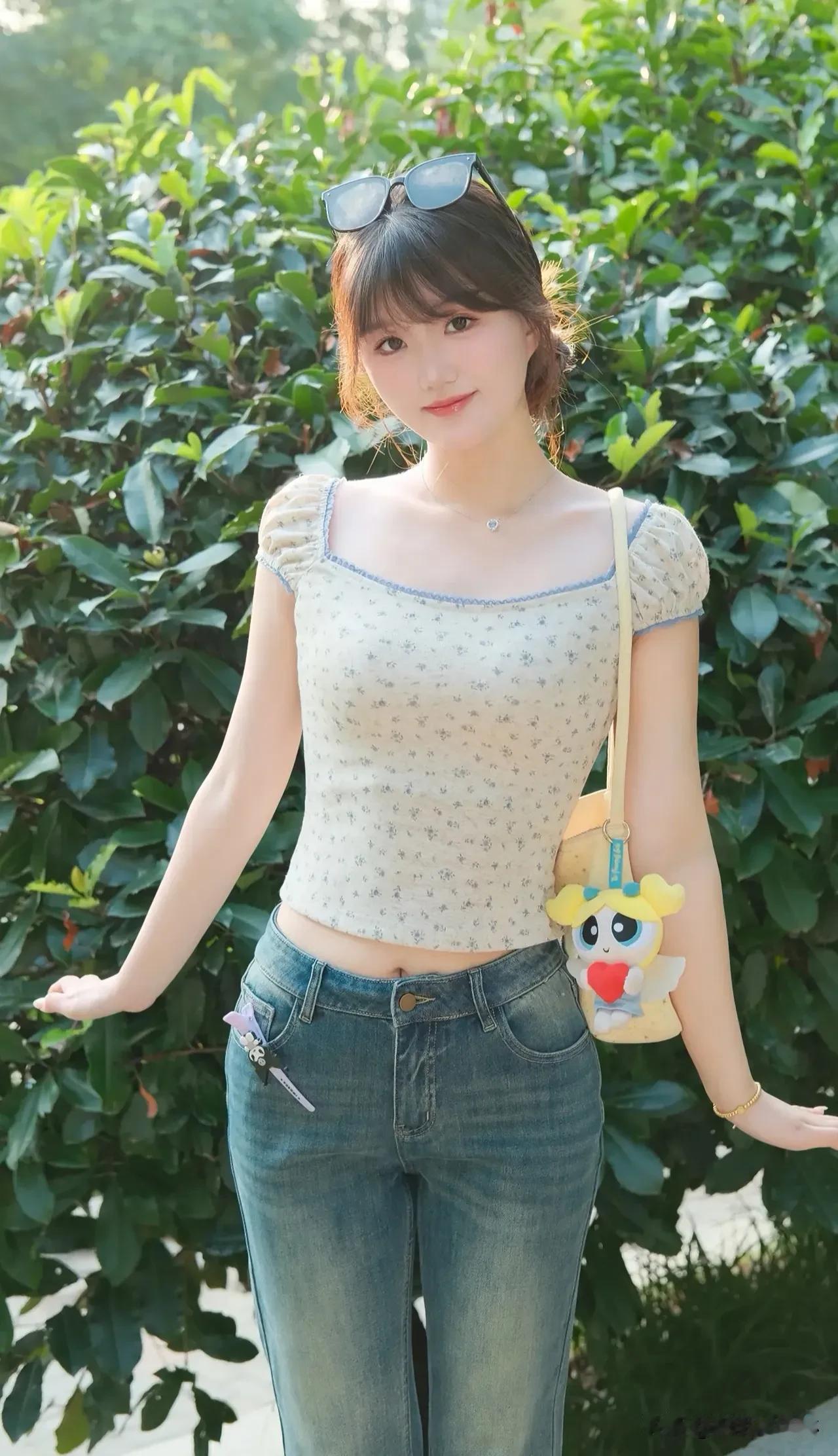 少女感暴击！谁懂啊？走路带风，眼神带光，裙角扬起都是青春的模样～