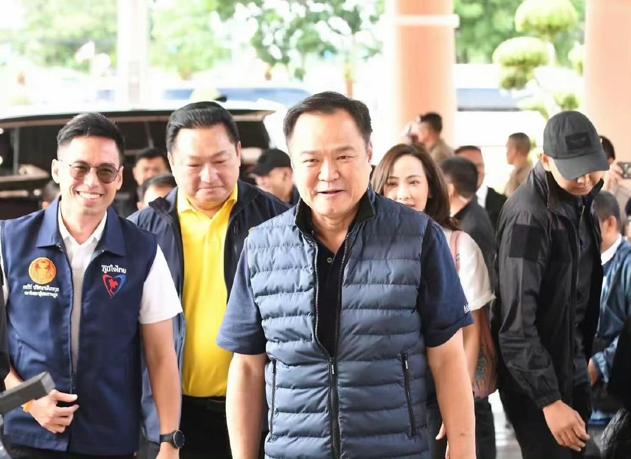 泰国总理阿努廷主动澄清自己不会追求在国会中占据多数席位，并且强调协议中的5项内容