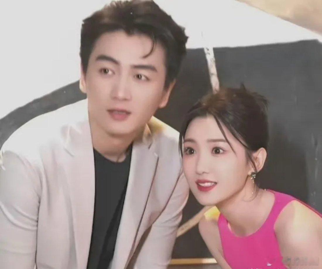 陈妍希icon我是不担心了我担心的是毛晓彤icon呀毛晓彤和陈晓icon三搭了，